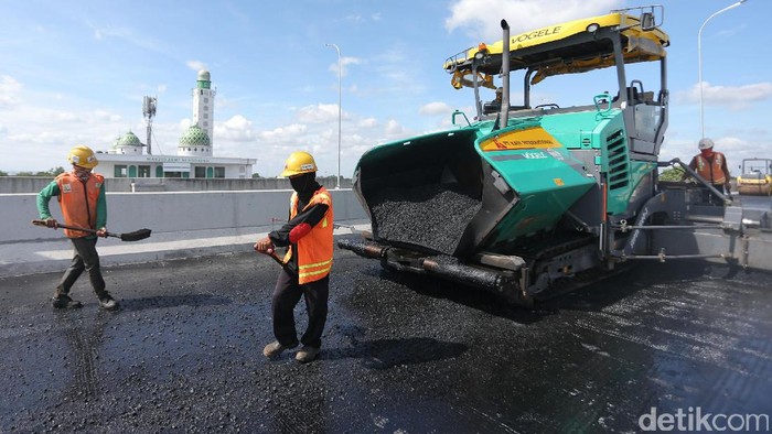 Proyek pembangunan Tol Bekasi-Cawang-Kampung Melayu (Becakayu) telah mengalami perkembangan yang pesat. Saat ini pembangunan tol Seksi I sudah mencapai 85,35%.