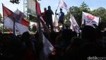 Pekerja Pelabuhan Demo di Gedung BPK