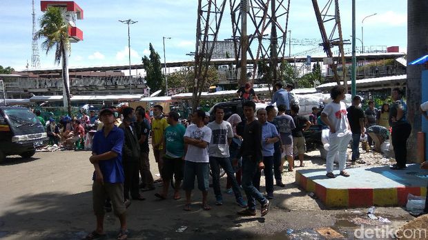 9 Jam Berlalu, Kebakaran Pasar Senen Belum Padam