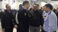 Peninjauan tersebut dilakukan Wakapolri untuk melihat sistem penjagaan keamanan, sebagai contoh dan perbandingan pos-pos perbatasan (check point) yang bersinggungan langsung dengan wilayah Indonesia. Pool/Humas Polri.