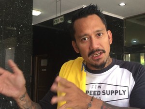 Tora Sudiro Ditangkap, Razman Nasution Sambangi Polres Jaksel