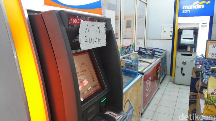 Rusak CCTV, Perampok Kuras 2 ATM di Indomaret di Sukabumi