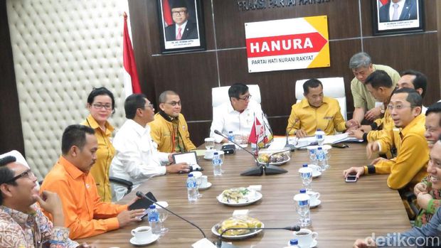 Hanura serahkan susunan kepengurusan ke Menkum HAM