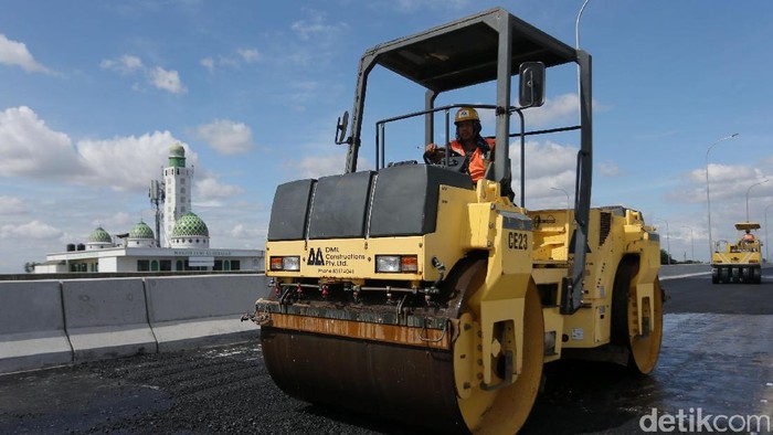 Proyek pembangunan Tol Bekasi-Cawang-Kampung Melayu (Becakayu) telah mengalami perkembangan yang pesat. Saat ini pembangunan tol Seksi I sudah mencapai 85,35%.