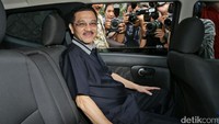 Namun, Gamawan mengaku tidak mengetahui mengapa sampai terjadi korupsi pada proyek pengadaan e-KTP yang merugikan negara sekitar Rp. 2 triliun lebih ini. Dia mengatakan sudah melakukan langkah antisipasi tersebut dengan menggandeng lembaga lain untuk turut melakukan audit.