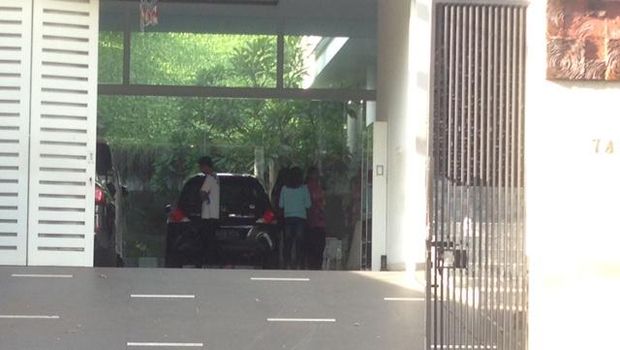Rekonstruksi selanjutnya digelar di dalam rumah Ir Dodi.