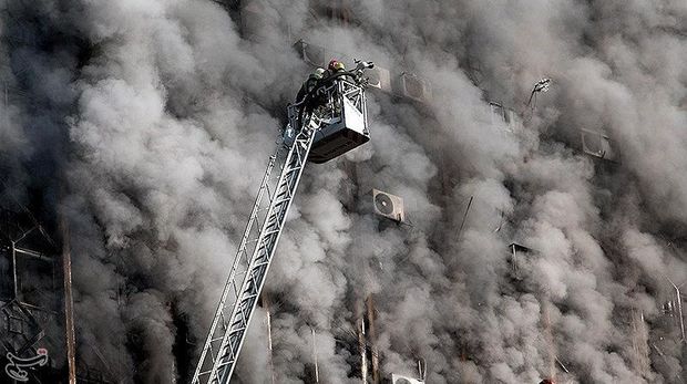 Gedung 17 Lantai di Iran Terbakar dan Roboh, 75 Orang Luka