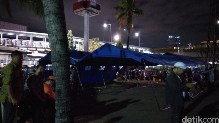 Posko dan Penjagaan Bersiaga di Pasar Senen Agar Tak Ada Penjarah