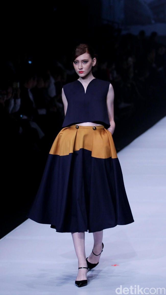 Koleksi Peggy Hartanto Kolaborasi dengan Loreal Professionel di Jakarta Fashion Week 2017. Senayan City. Jakarta. [Foto: Mohammad Abduh/Wolipop]
