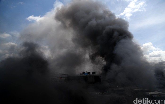 BPBD DKI: Kios yang Terbakar di Blok 1 dan 2, Lantai 1 sampai 4