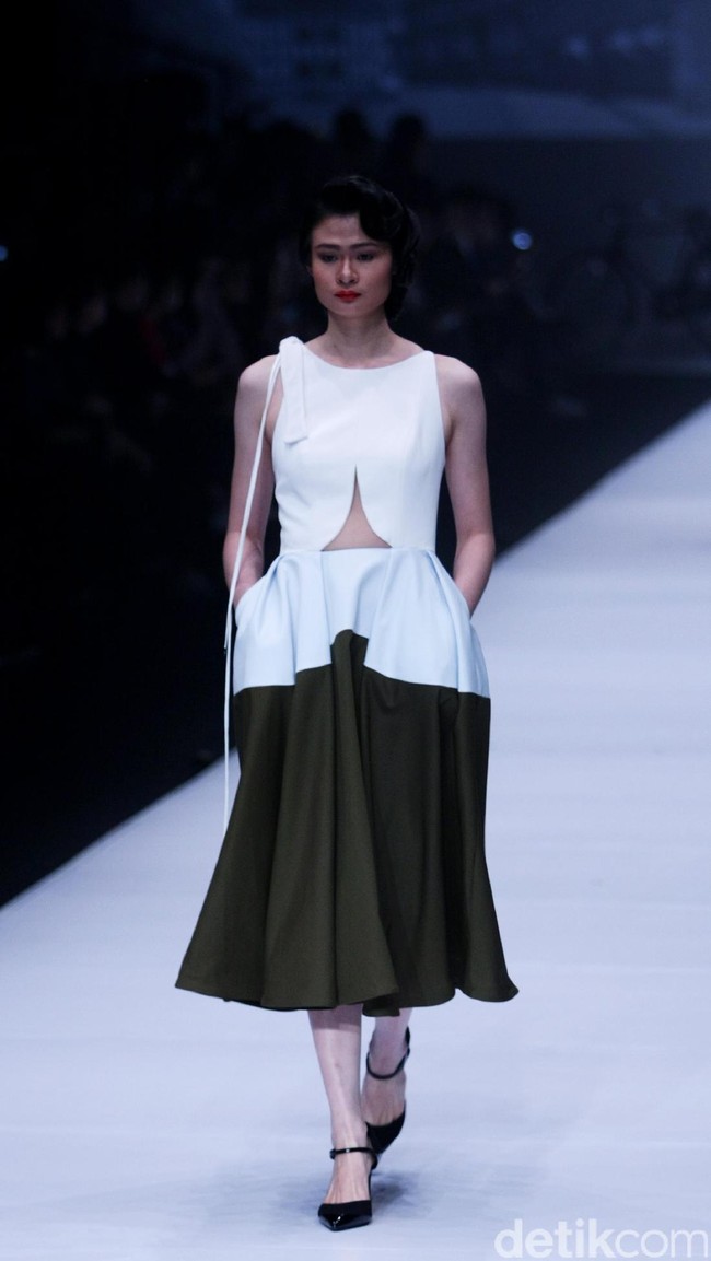 Koleksi Peggy Hartanto Kolaborasi dengan Loreal Professionel di Jakarta Fashion Week 2017. Senayan City. Jakarta. [Foto: Mohammad Abduh/Wolipop]