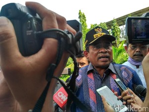 Sumarsono Datang ke Pasar Senen, Jamin Pedagang Bisa Jualan Lagi