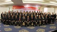 Di akhir acara, sejumlah pengurus juga ikut mengabadikan momen tersebut dengan berfoto bersama. Dok, Humas PBSI.