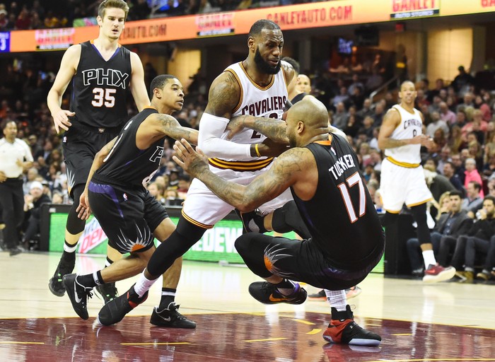 LeBron dan Irving Bawa Cavs Atasi Suns