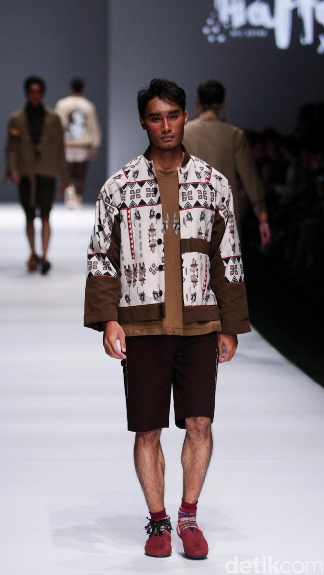 Happa by Mel Ahyar X Andien mengangkat tema Ono Niha di Jakarta Fashion Week 2017. Senayan City. Jakarta. [Foto: Mohammad Abduh/Wolipop]