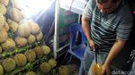 Asyiknya Berburu Durian Malam-Malam di Pekanbaru