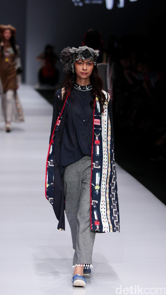 Happa by Mel Ahyar X Andien mengangkat tema Ono Niha di Jakarta Fashion Week 2017. Senayan City. Jakarta. [Foto: Mohammad Abduh/Wolipop]