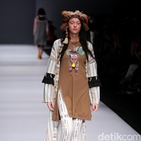 Happa by Mel Ahyar X Andien mengangkat tema Ono Niha di Jakarta Fashion Week 2017. Senayan City. Jakarta. [Foto: Mohammad Abduh/Wolipop]