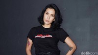 Selain itu Tiara juga melakukan adegan striptis dihadapan Tio Pakusadewo. Pool/Noel/detikFoto.