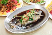 Siang Ini Enaknya Makan Ikan Kukus Rendah Lemak di Sini