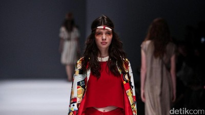 Foto: Koleksi Happa by Mel Ahyar di Jakarta Fashion Week 2017