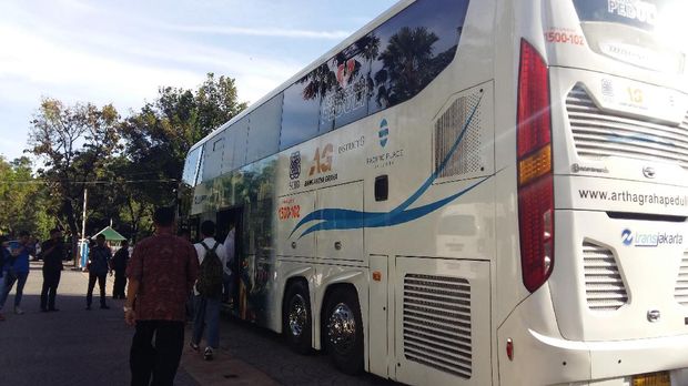 Diskusi yang membahas seputar pendidikan ini akan digelar di atas bus wisata.