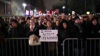 Ini penampakan ribuan orang yang melakukan aksi demo jelang pelantikan Trump di New York, Amerika Serikat, Kamis (19/1/2017) waktu setempat. REUTERS/Stephen Yang.