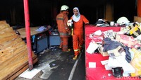 Petugas pemadam kebakaran mendapat laporan pertama adanya kebakaran pada Kamis (19/1) dini hari sekitar pukul 04.00 WIB. Sekitar pukul 04.30 WIB, petugas sampai di lokasi dan mulai melakukan proses pemadaman.