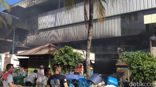 Korban Luka Ringan Kebakaran Pasar Senen Jadi 7 Orang
