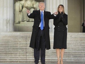 Jelang Dilantik, Trump Hadiri Kebaktian Pagi di St Johns Church