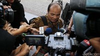 Yunus, yang datang mengenakan batik dominasi warna cokelat, menerangkan perma itu penting. Menurutnya, perma itu bisa mencegah adanya kejahatan di korporasi.