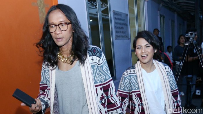 Digugat Cerai Aming, Evelyn Ingin Pertahankan Rumah Tangga