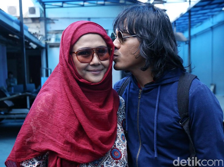 Ria Irawan dan Mayki Foto: Palevi S/detikHOT Ria Irawan dan Mayki Foto: Palevi S/detikHOT