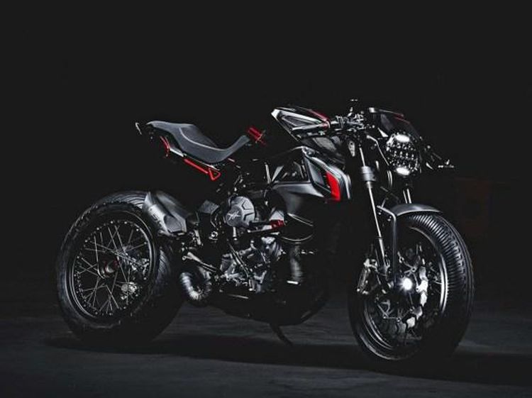 Sangarnya MV Agusta Dragster 800 Blackout