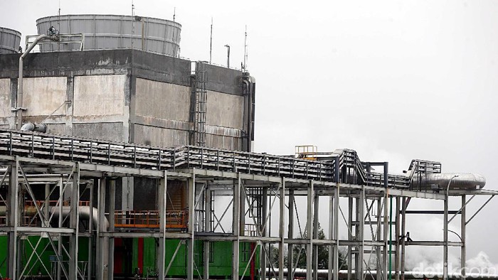 Pembangkit Listrik Tenaga Panas bumi (PLTP) Patuha di Desa Sugihmukti, Bandung, Jabar dikelolah oleh PT Geo Dipa Energi. PLTP ini menghasilkan listrik 55 MW.