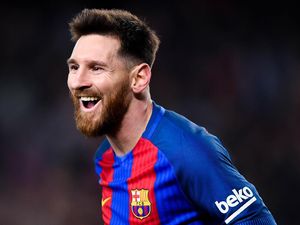 Sadari Risiko Akumulasi Kartu, Enrique Tetap Turunkan Messi