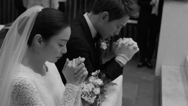 Resmi Jadi Istri, Kim Tae Hee Tulis Surat untuk Fans