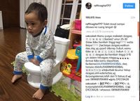 Rafathar, Ngapain <i>Sih</i> Duduk di Atas Kloset?