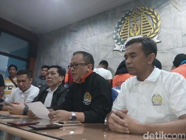 Enam TKA Ilegal Terjaring Razia, Tiga Wanita Terapis asal Thailand Enam TKA Ilegal Terjaring Razia, Tiga Wanita Terapis asal Thailand