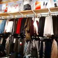 Pull & Bear Diskon Sampai 50%, Atasan Mulai dari Rp 90 Ribu
