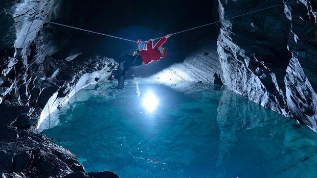 (Go Below Ultimate Xtreme Adventure)