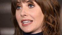 Ia mempercayakan gaya rambutnya tersebut kepada stylist bernama Ashley Streicher yang merupakan langganan artis Hollywood seperti Emma Stone dan Lea Michele. Michael Loccisano/Getty Images for Sundance Film Festival/detikFoto.