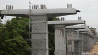 Selain rute Bekasi-Cawang, dua rute lainnya adalahCibubur-Cawang dan Cawang-Dukuh.