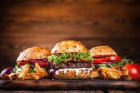 Kata Ahli Makan Junk Food Saat Stres Picu Kenaikan Berat Badan Lebih Cepat