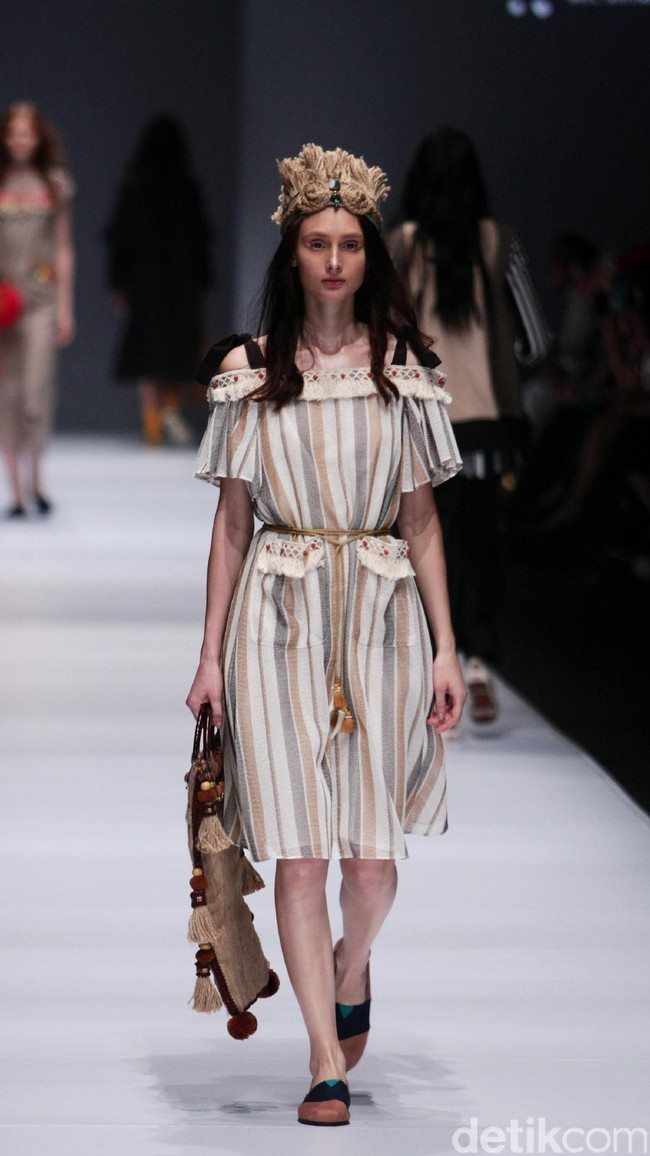 Happa by Mel Ahyar X Andien mengangkat tema Ono Niha di Jakarta Fashion Week 2017. Senayan City. Jakarta. [Foto: Mohammad Abduh/Wolipop]