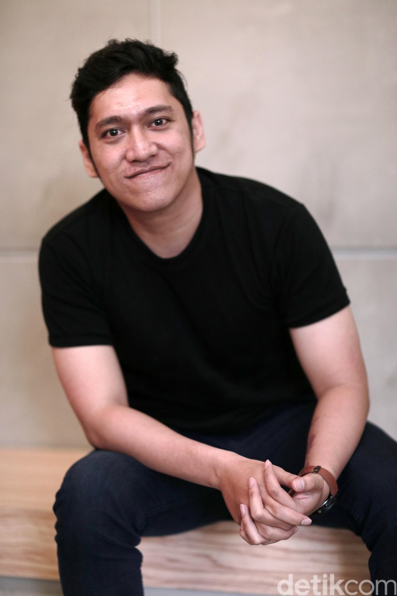 Bernard Batubara Ungkap Awal Garap Novel Baru Mobil Bekas Bernard Batubara Ungkap Awal Garap Novel Baru Mobil Bekas