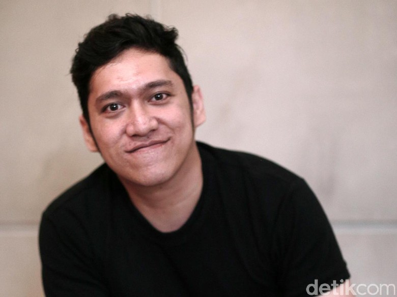 Bernard Batubara Kembali Eksplorasi Tema Cinta di Buku Baru Bernard Batubara Kembali Eksplorasi Tema Cinta di Buku Baru