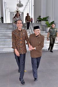 Bertemu BJ Habibie, Jokowi: Bertukar Pikiran Tentang Teknologi