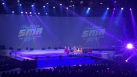 Sebuah konser yang mengajak penonton berwisata dengan mesin waktu, menjelajah ke masa muda mereka atau masa muda orang tua mereka di tahun 80an silam. Foto: Dyah Paramita Saraswati