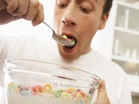 8 Diet Paling Nyeleneh: Makan Kapas Hingga Es Batu Demi Langsing (1)